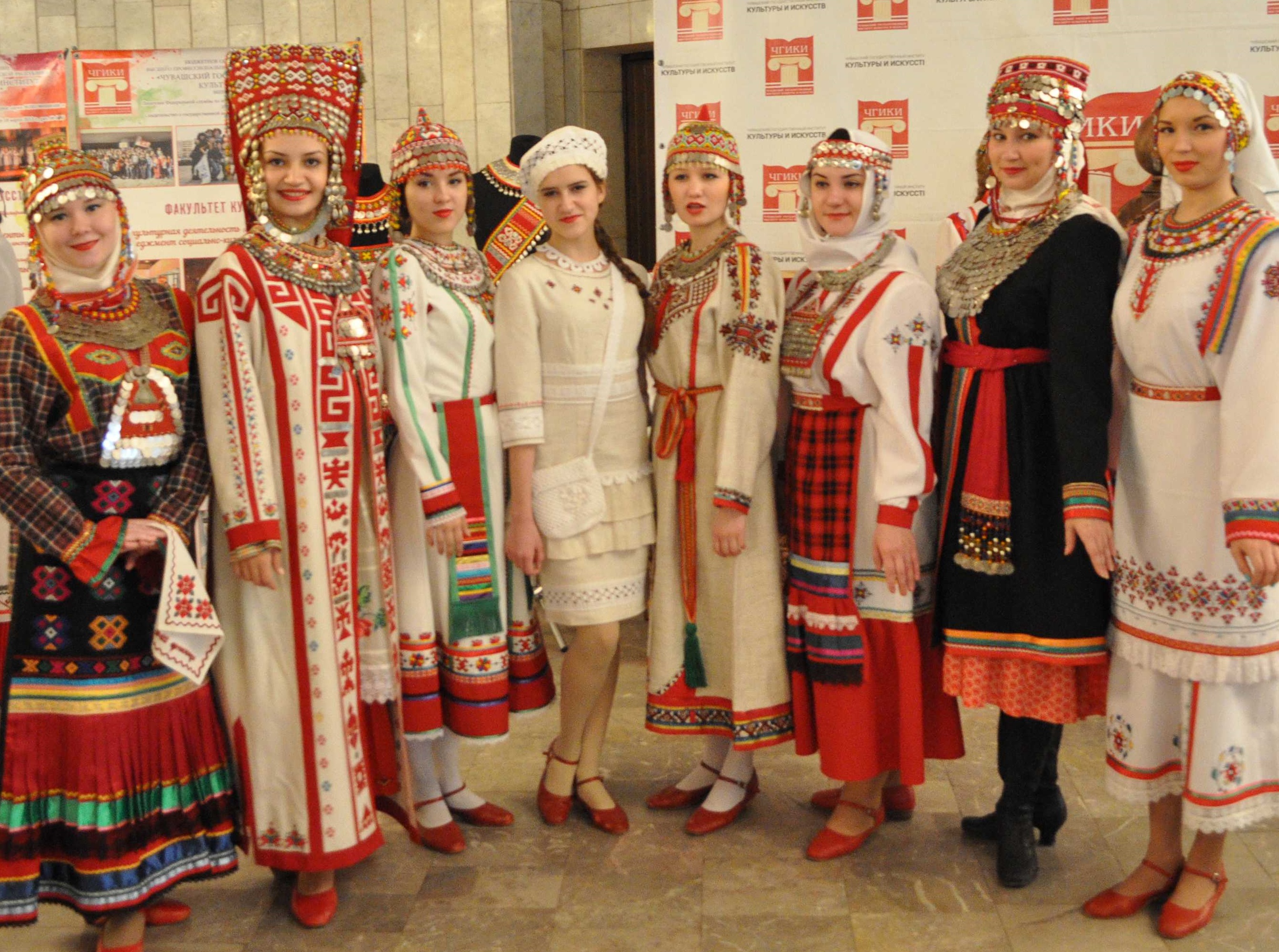 Чувашский википедия. Чуваши национальный костюм. Культура народов Чувашии.