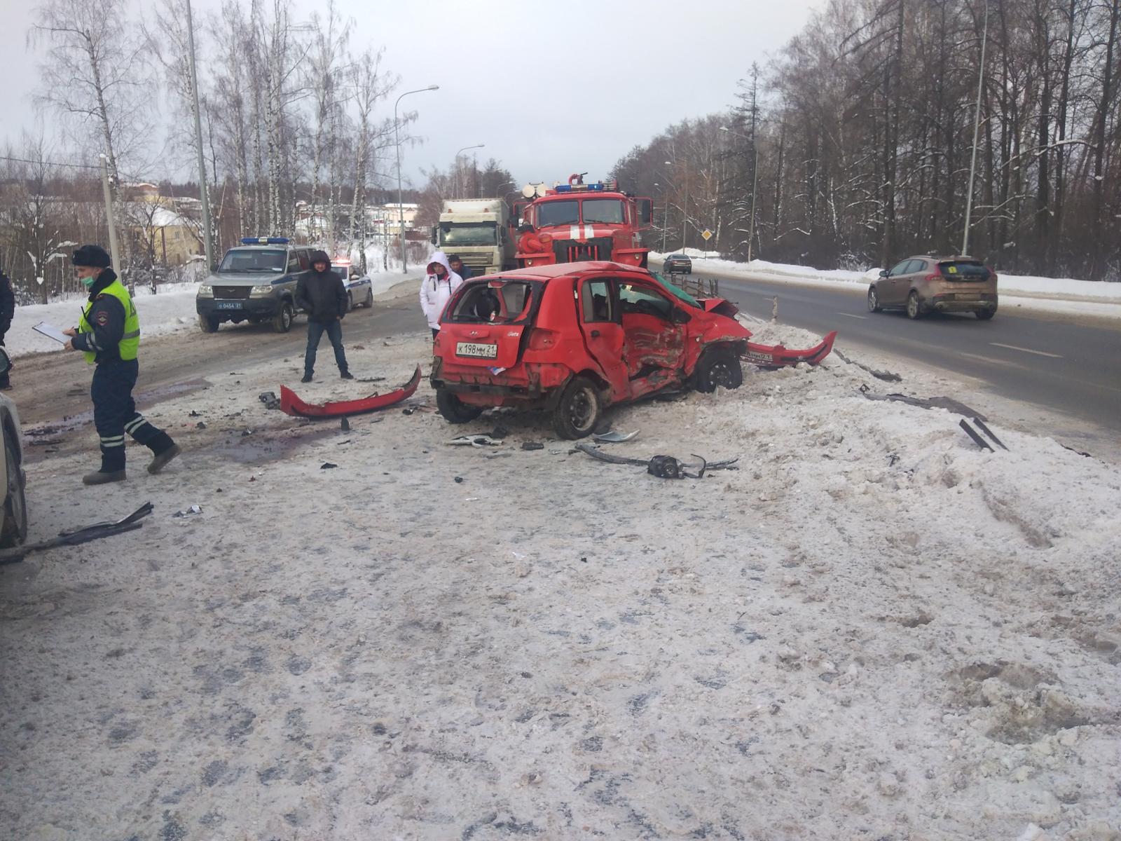 В минувшие выходные при въезде в Кугеси столкнулись 4 автомашины | Тăван Ен